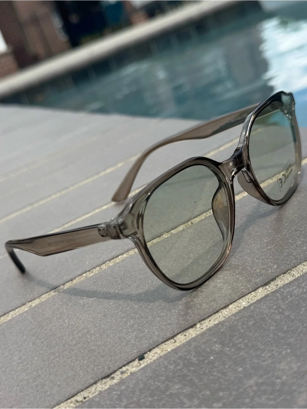 Transparent Grey Round Sunglasses